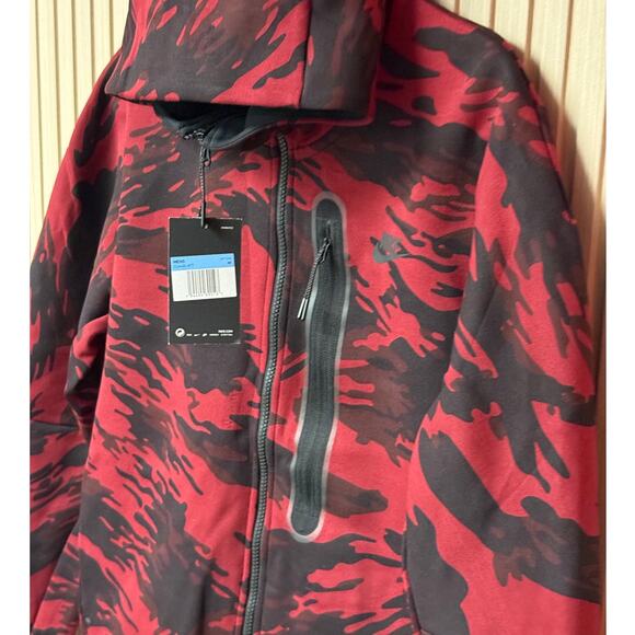 Nike Tech Fleece Tracksuit Red Camo Hoodie Size M - DQ4956-070 - Picture 5 of 14